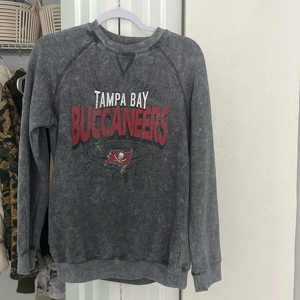 Tampa bay buccaneers crew neck